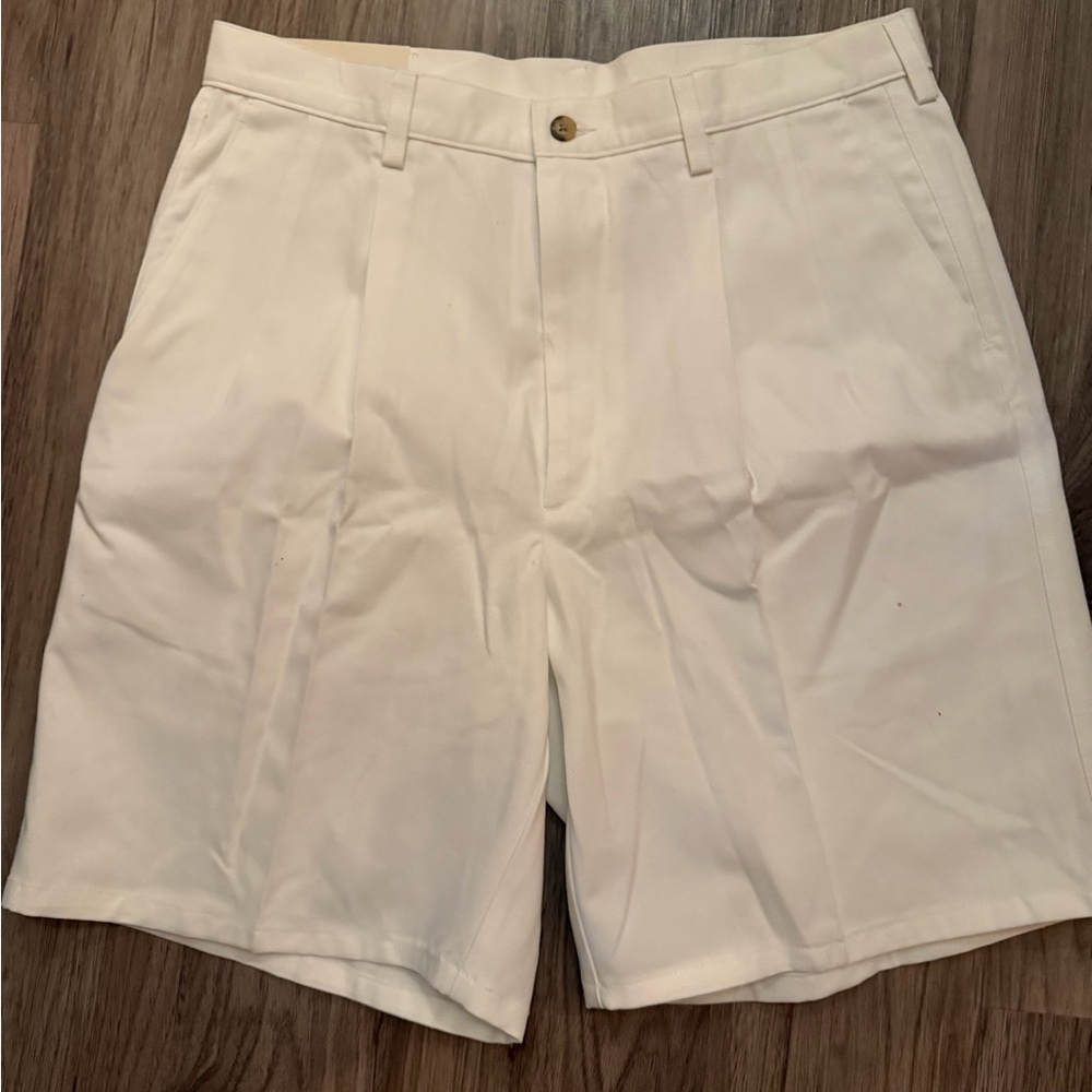 Haggar Men's White Pleated American Classic Fit Shorts